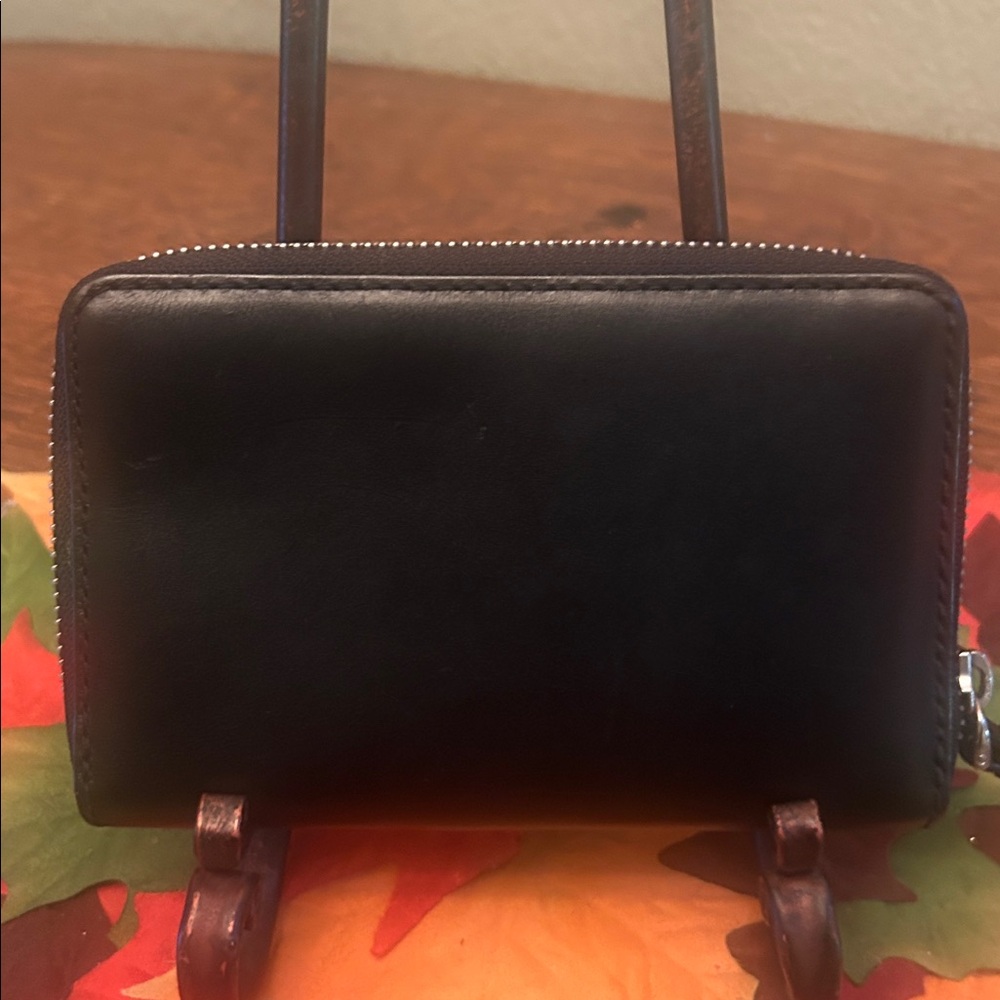 Marc by Marc Jacobs Black Leather Zip Around Wallet - Picture 3 of 9